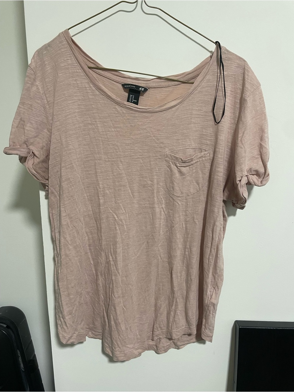 144 H&M Women's Short Sleeve Scoop Pocket Tee in Light Pink